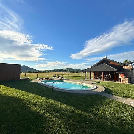 V'S Place - Wooden House With Heated Pool And Outdoor Sauna Otočac Exterior foto
