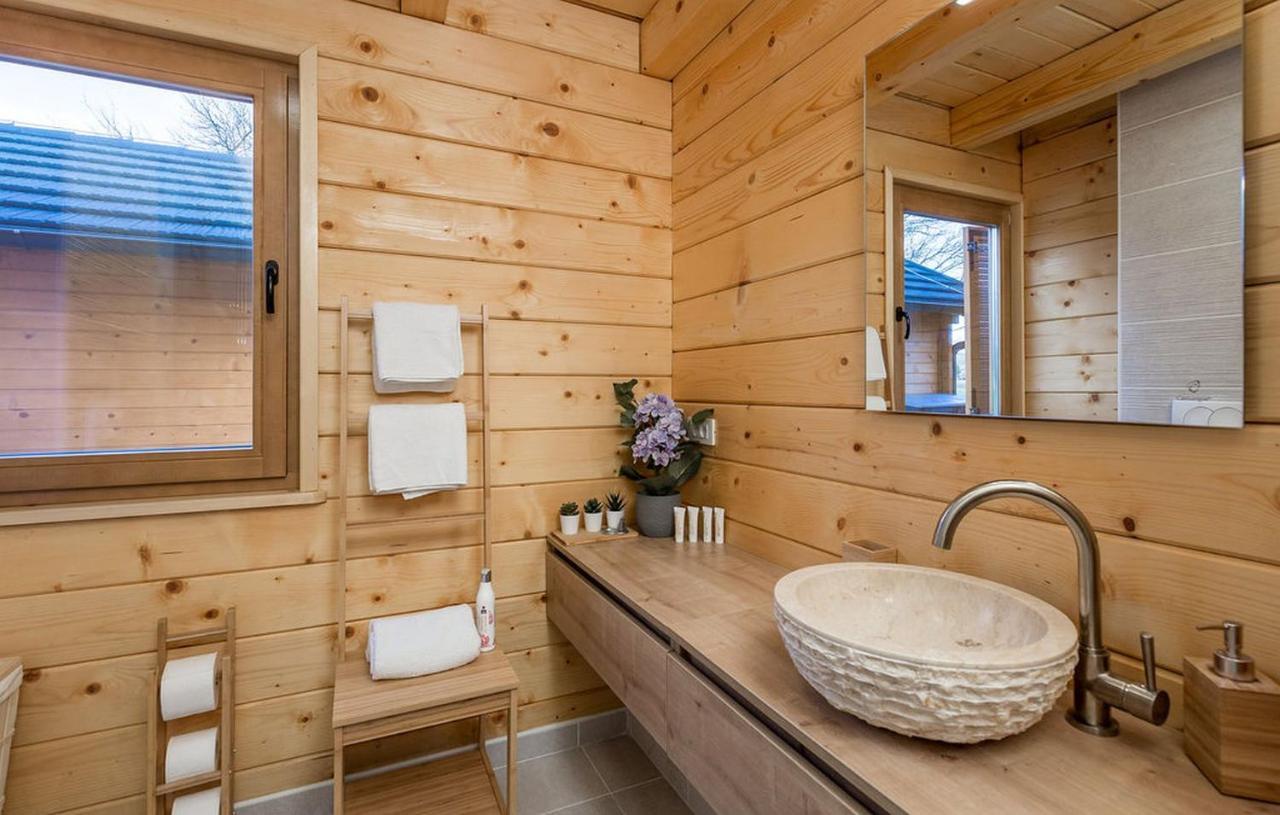 V'S Place - Wooden House With Heated Pool And Outdoor Sauna Otočac Exterior foto