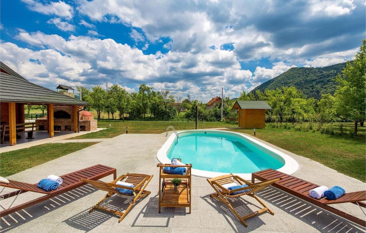 V'S Place - Wooden House With Heated Pool And Outdoor Sauna Otočac Exterior foto
